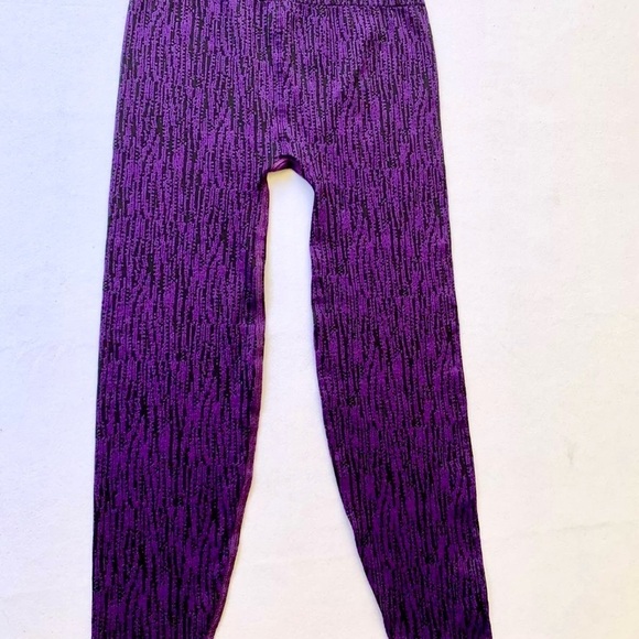 Athleta Flurry Elemental Tight leggings Snowscape Black Basalt Violet women’s M - Picture 5 of 10
